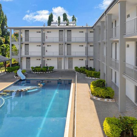 Trans International Hotel نادي المظهر الخارجي الصورة
