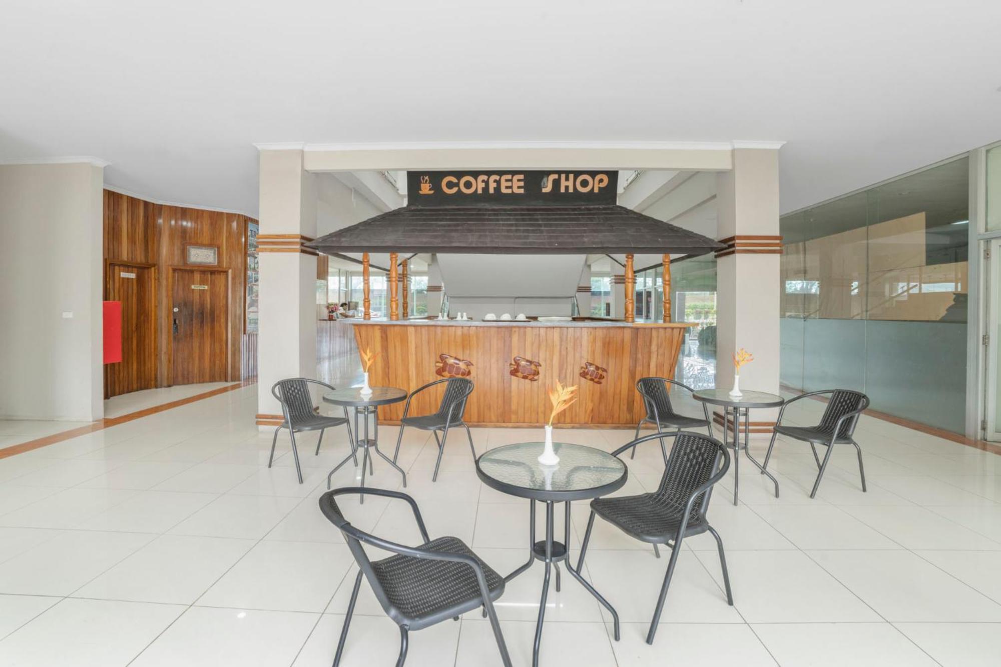 Trans International Hotel نادي المظهر الخارجي الصورة