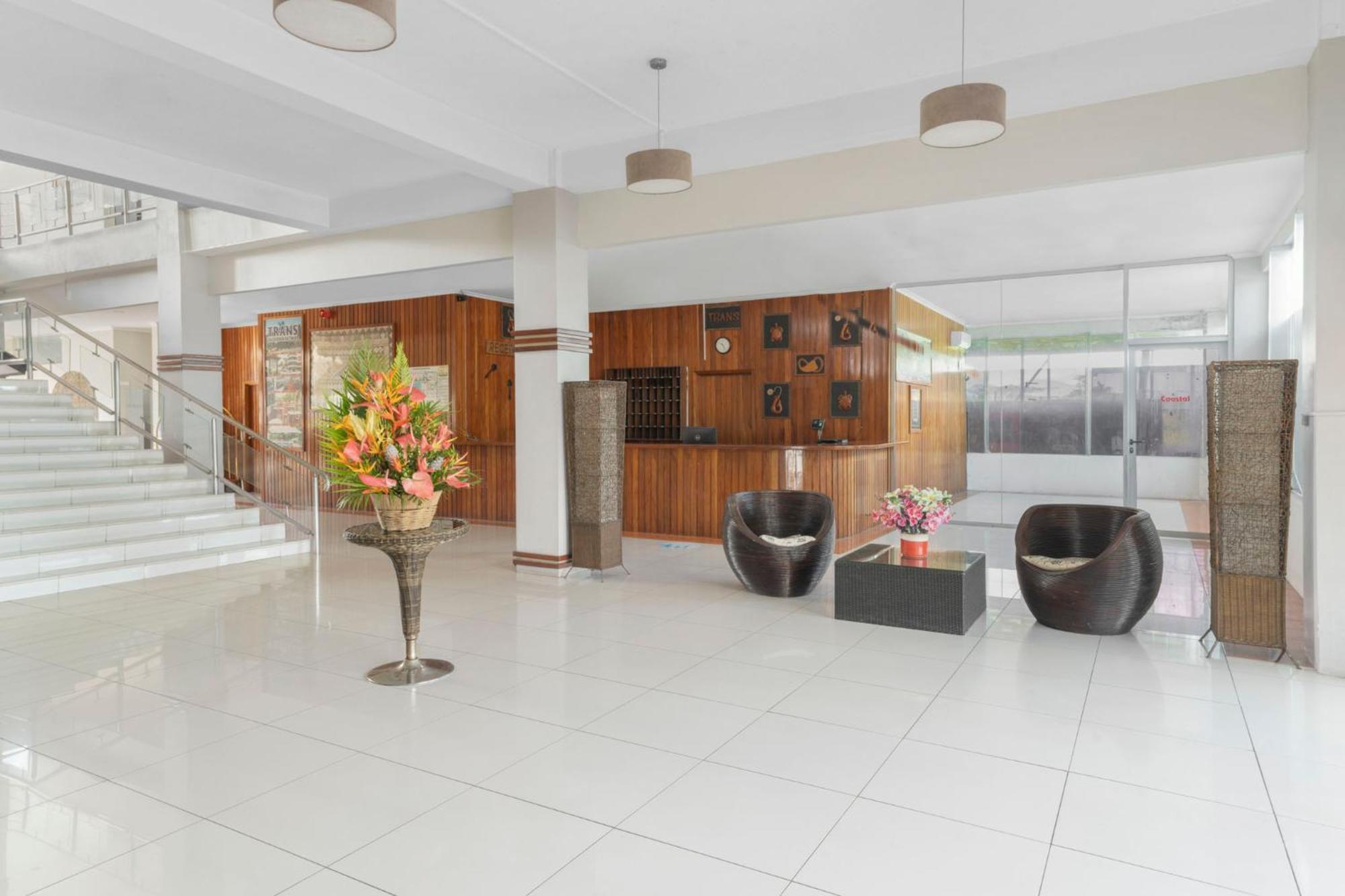 Trans International Hotel نادي المظهر الخارجي الصورة