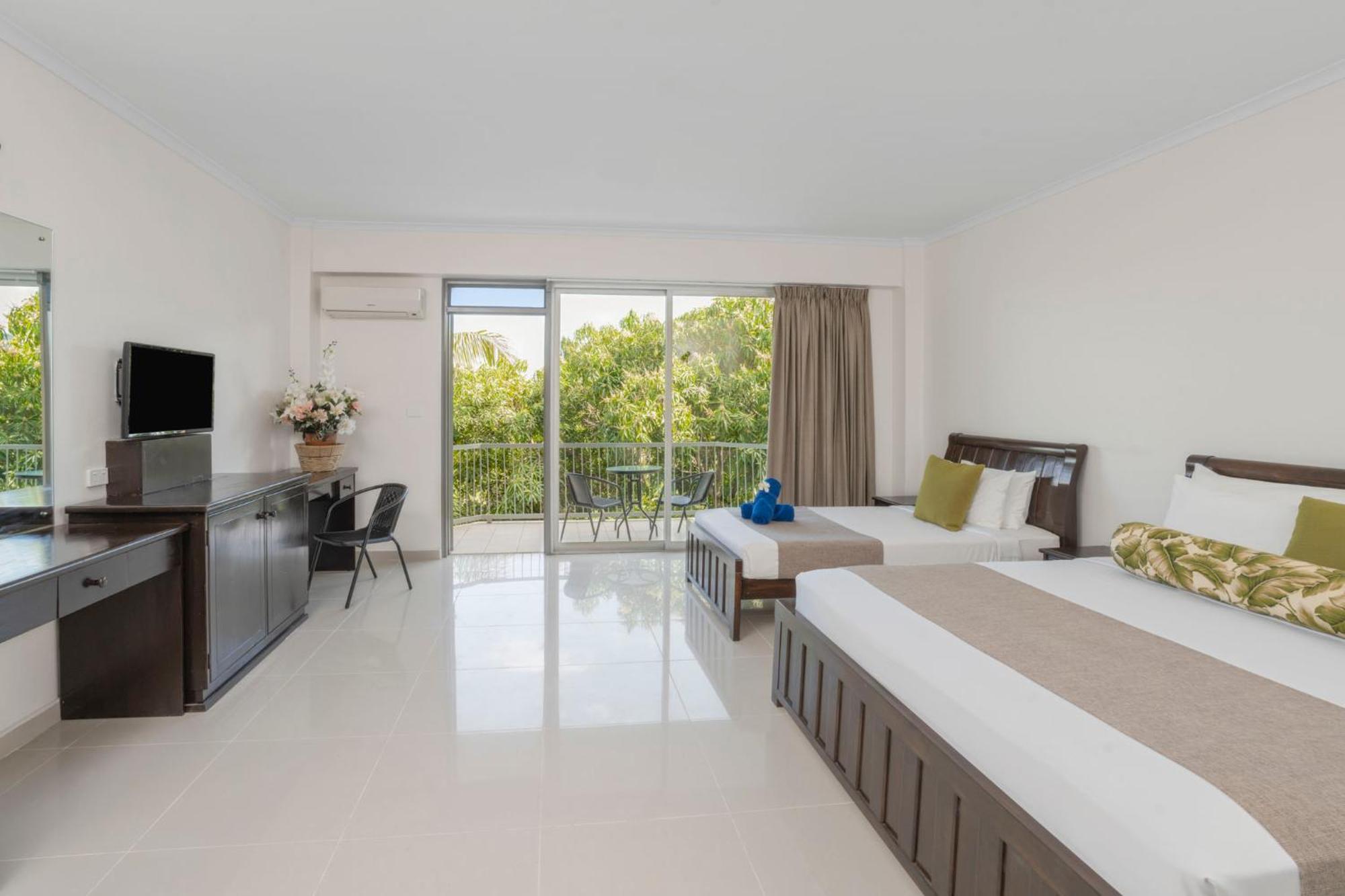 Trans International Hotel نادي المظهر الخارجي الصورة